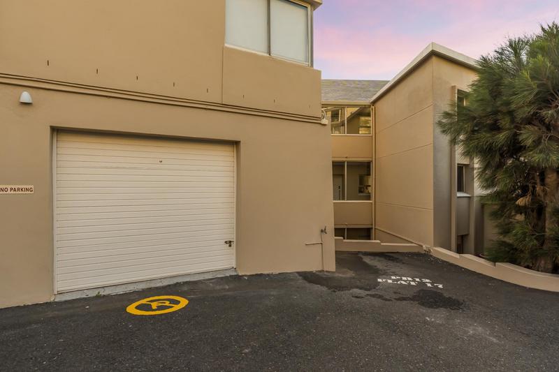 To Let 2 Bedroom Property for Rent in Camps Bay Western Cape